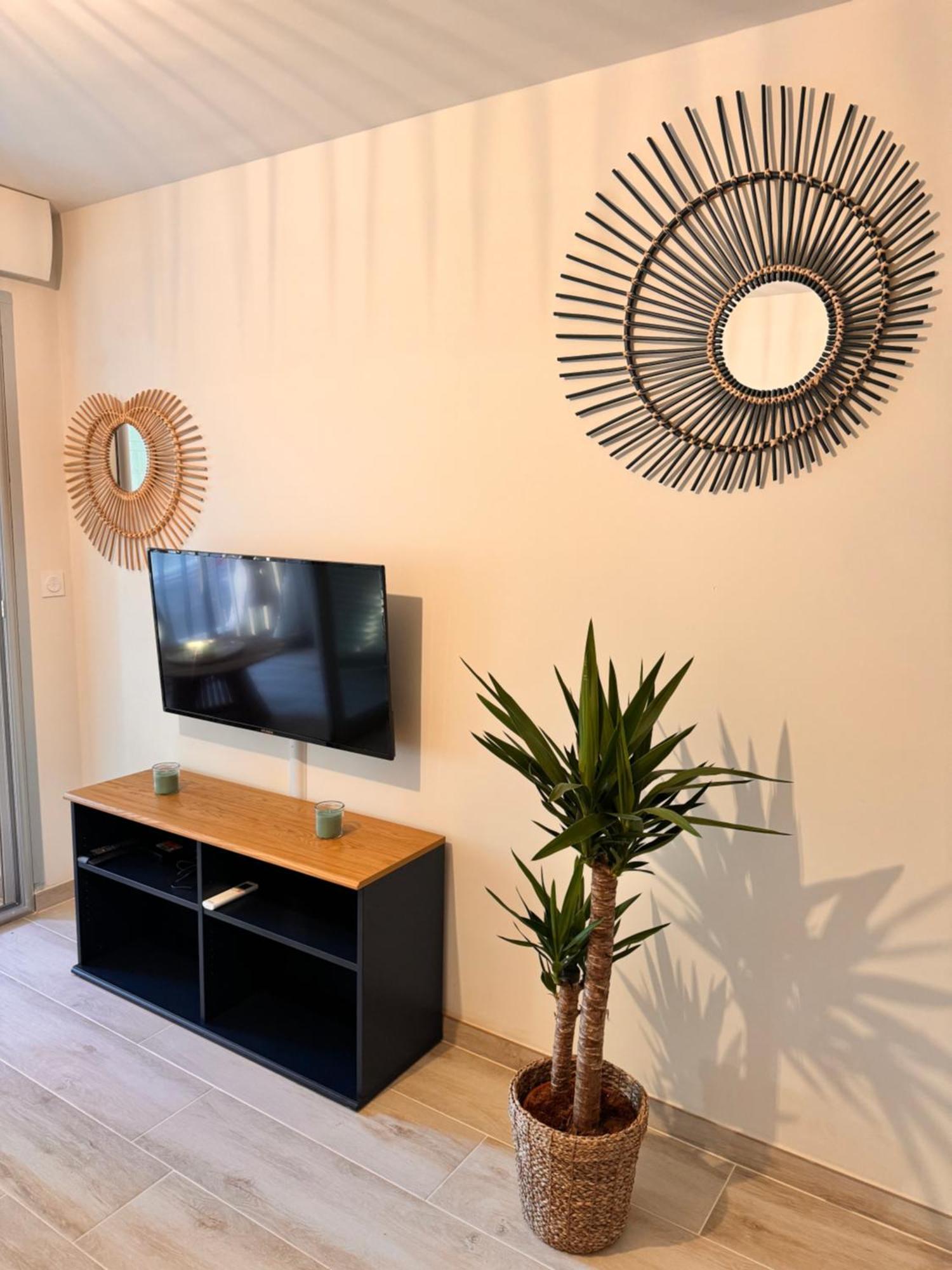 Les Appartements De Lina -Studio Maya 5 - Self Check-In - ลา กร็องเดอ-ม็อต ภายนอก รูปภาพ